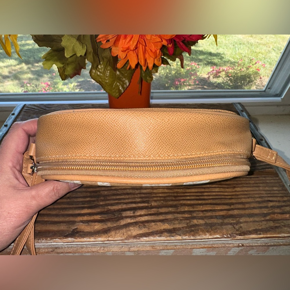 Nautica NWT Sand Brown and Cream Crossbody Bag - Picture 6 of 13